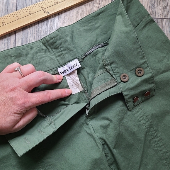 Army Green Pedal Pusher Pants - Picture 7 of 9